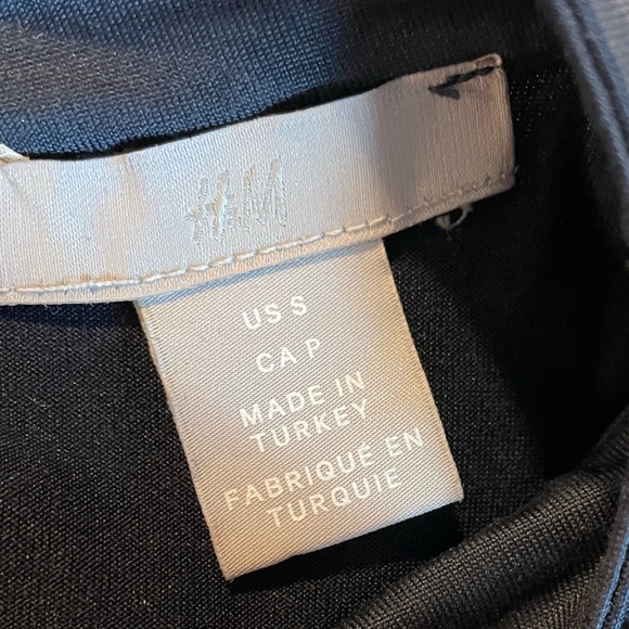 NWOT Navy Blue sleeveless H & M dress shirt with silver buttons 💖💼 Sz Small - Picture 3 of 5